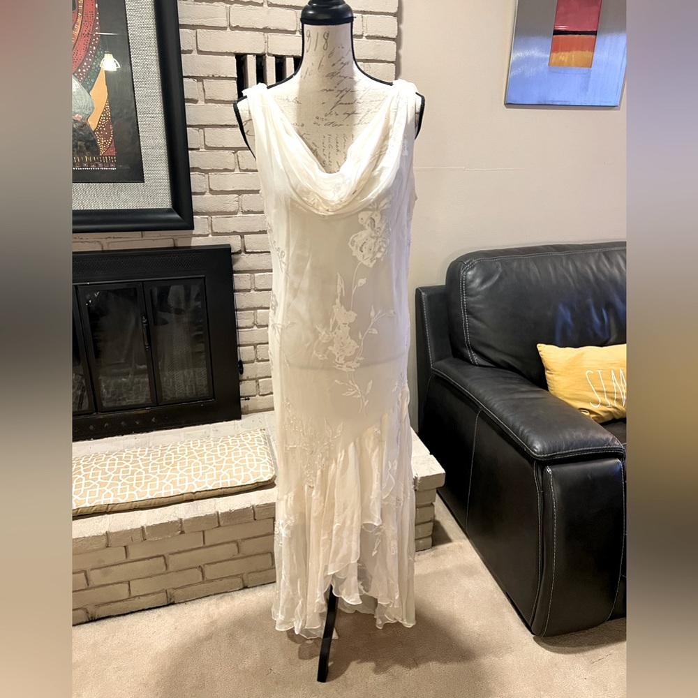 So soft, sophisticated, and stylish. This dress has it all.